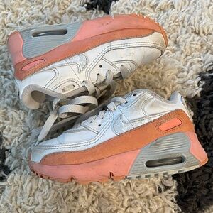 Nike Air in Girls Size 9